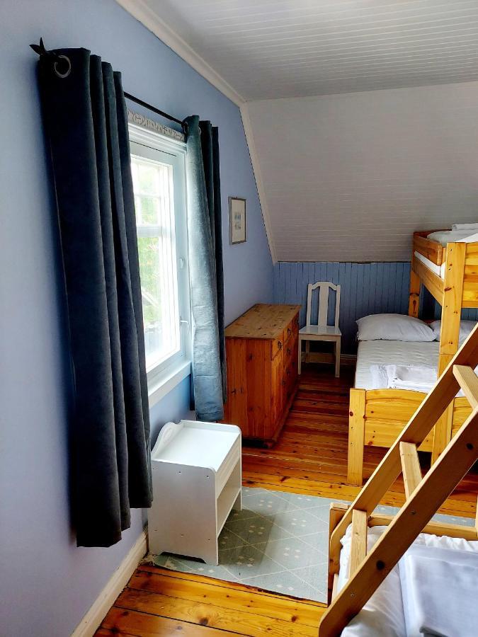 Solrik Beliggenhet I Lofotens Storste Fiskevaer Vila Ballstad Exterior foto