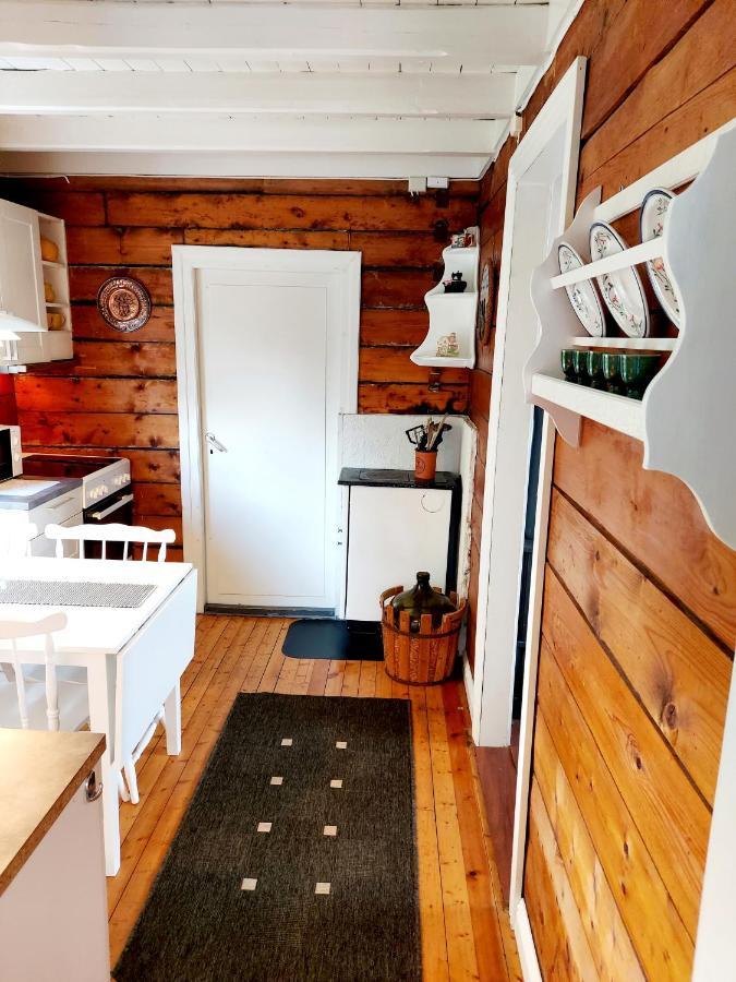 Solrik Beliggenhet I Lofotens Storste Fiskevaer Vila Ballstad Exterior foto